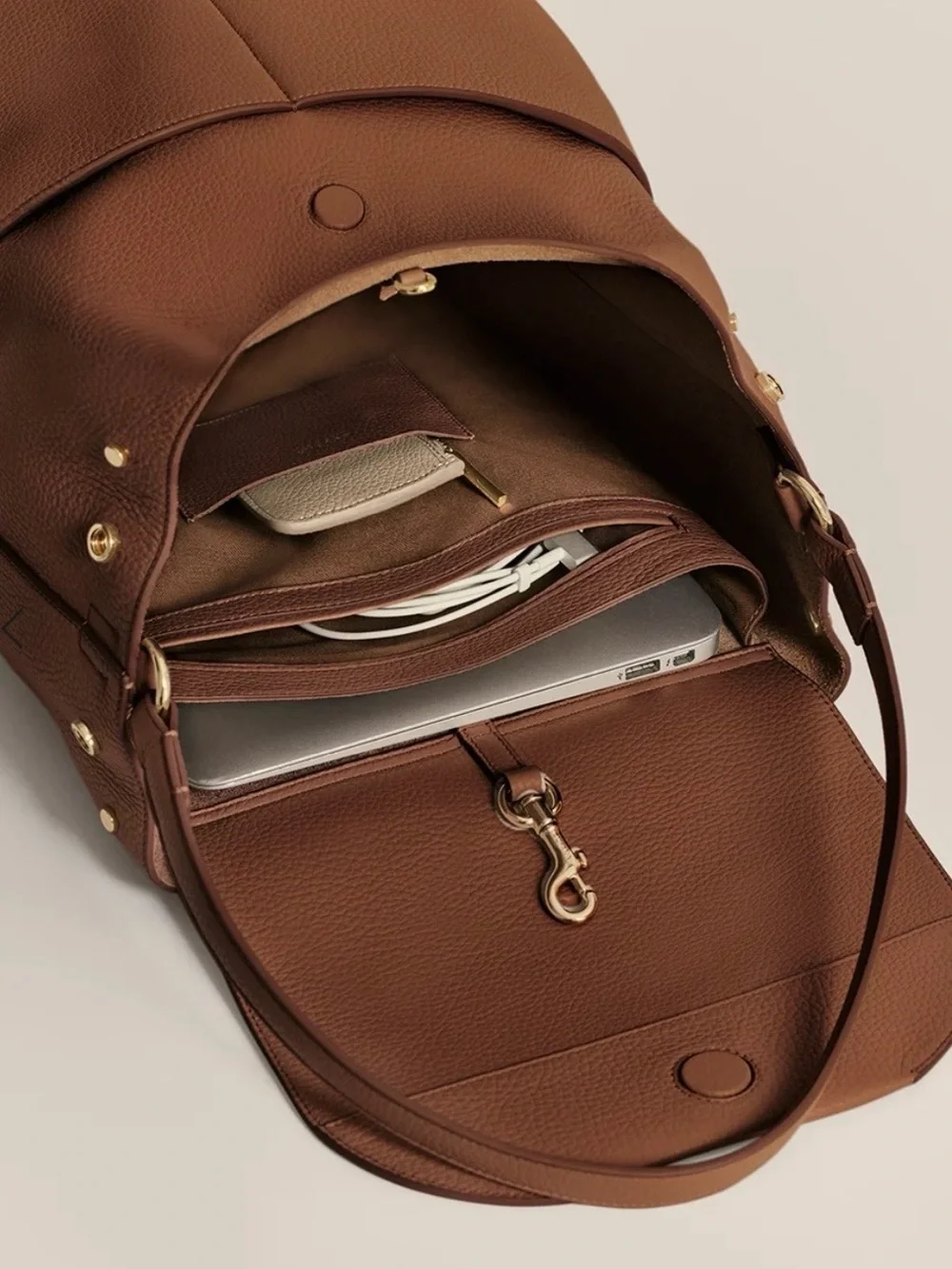 Cuyana versatile brown